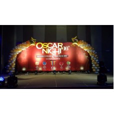 Shooting star balloon arch